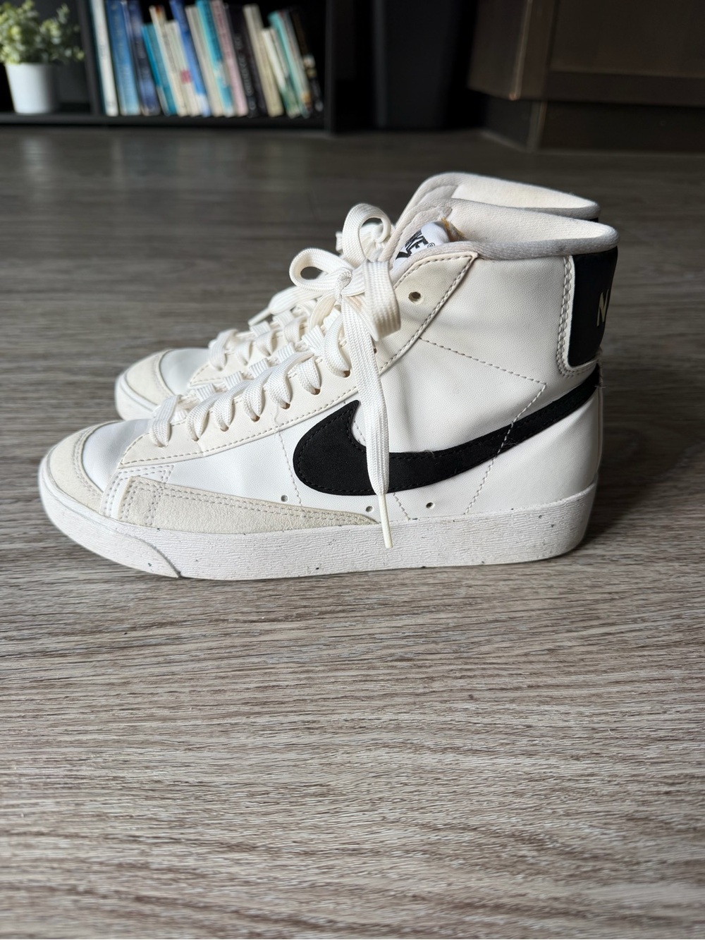 Nike Women’s Blazer Mid 77 Vintage “White Black”
